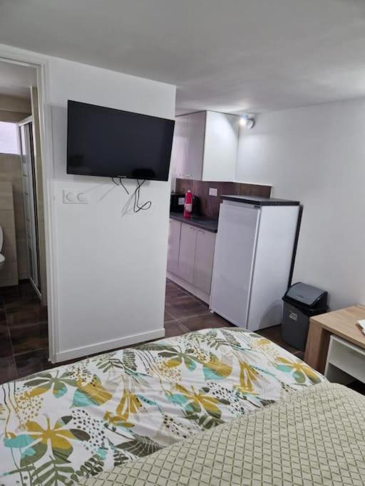 Studio 2 Pers Paris/Bourget/Cdg/Parc D'Exposition Aulnay-sous-Bois Luaran gambar